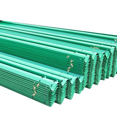도로 안전 W 빔 스틸 고속도로 경비 철자 PVC 코팅 표면과 함께 교통 장벽