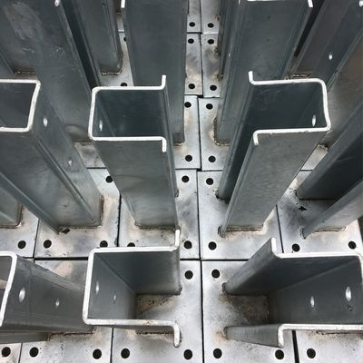 AASHTO M180 야외 보안용 핫-디프 진료 고속도로 경비장 플랜지 포스트