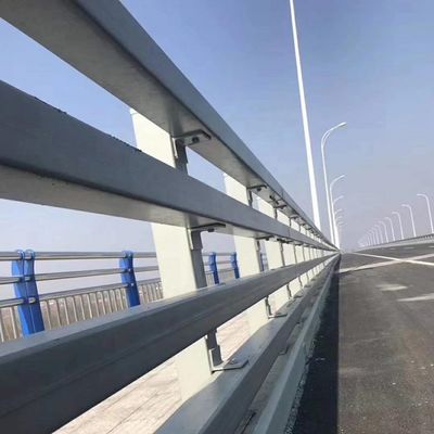 Q235 Q345 철제 장벽 외관 울타리 패널 다리 경호선 교통 도로 안전