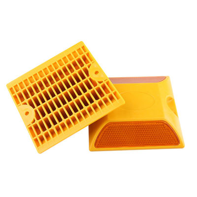 CE ISO9001 승인 20mm 고 반사 PMMA 렌즈 플라스틱 도로 스터드 반사기 도로 표시기