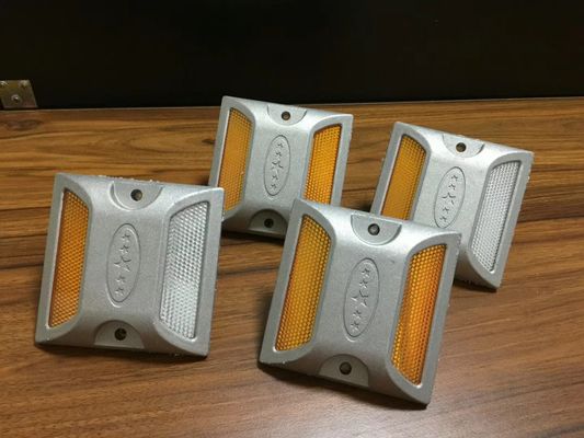 100x100x25mm 알루미늄 도로 포장 표시기 고양이 눈 도로 스터드 도로 경고를 위해 만들어졌습니다