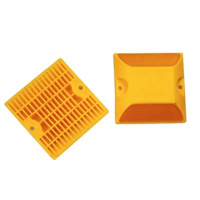 교통안전 플라스틱 반사형 도로 스터드 노란색 100X100X20mm 교통안전