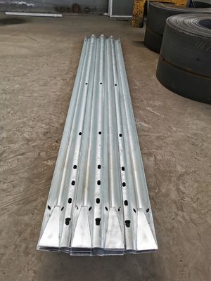 W 빔 경호 AASHTO M-180 표준 및 550-600g/m2 고속도로 안전을위한 진크 코팅