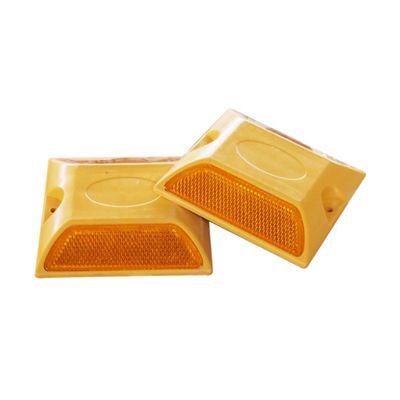 도로 코너 표지 도로 안전 장비 100X100X20mm 평면 플라스틱 반사 도로 스탠