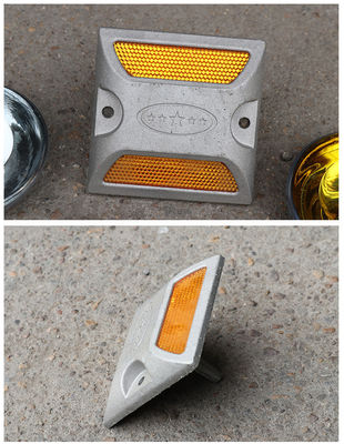 맞춤형 크기 Cast Aluminum Road Stud 반사형 고양이 눈 50cm 높이