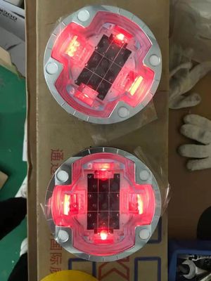 알루미늄 도로 스톱 도로 경고 104*123*23mm 도로 안전 표준
