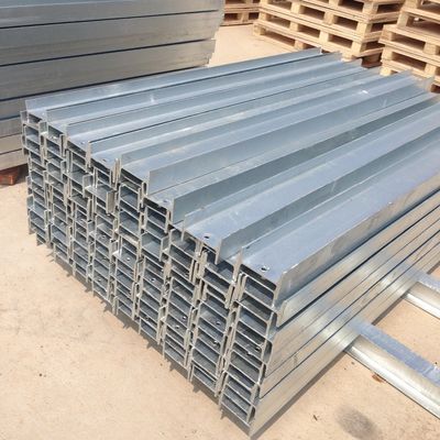 ISO9001 2000 인증 Hot Dip Galvanized H형 안전 도로 교통을 위한 고속도로 경호 포스트