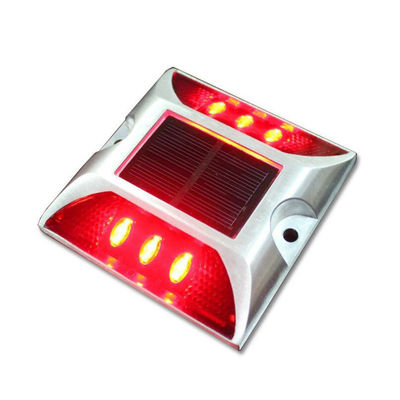 도로 안전 G105 고속도로용 태양광 알루미늄 LED 표시기 반사 테이프 10cm-25cm
