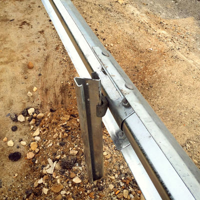 AASHTO M-180 표준 고속도로를 위한 Z 포스트 코러거이티드 파우더 코팅 W 빔 경호 rail