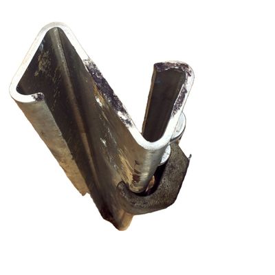 고속도로 경비대 AASHTO M-180 Z형 기둥