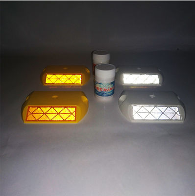 LED 플라스틱 고양이 눈 반사 빛 태양 도로 스탠 고 가시성 PVC로 만든