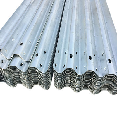 CE/BV/ISO 18001 인증 W 빔 2 고속도로 충돌 장벽을 위한 구부러진 강철 경호 rail
