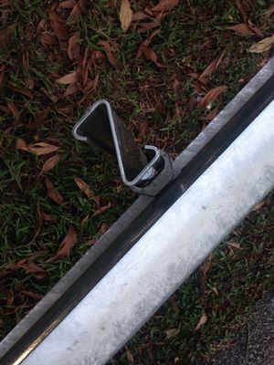 AASHTO M-180 표준의 Ezy-Guard 스마트 포스트로 고속도로 경비장 안전성을 극대화하십시오.