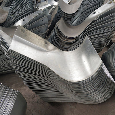ISO9001 2000 인증 Q235 Q345 ASTM 표준 고속도로 경비장 터미널 끝 교통 장벽