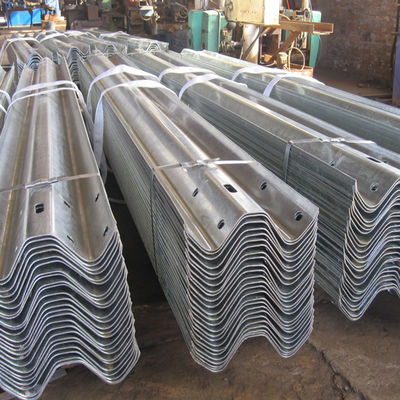 고속도로 경호선 AASHTO M-180 진료 스틸 교통 장벽 진크 코팅 550-600g/m2