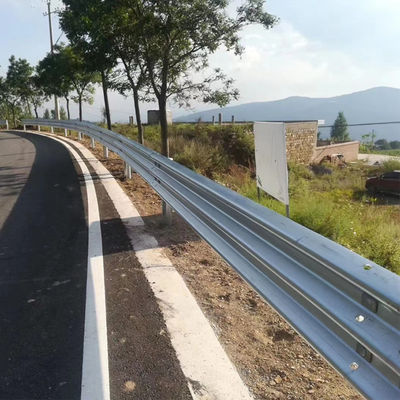 AASHTO M-180 표준 및 진료 된 경비로 도로 안전 충돌 장벽