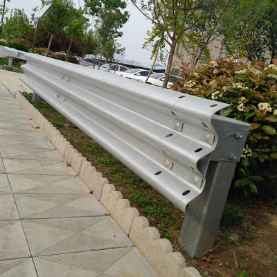 AASHTO M-180 표준 및 진료 된 경비로 도로 안전 충돌 장벽