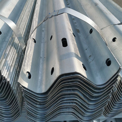 AASHTO M-180 표준 철강 고속도로 경비장 도로 안전 맞춤형 색상