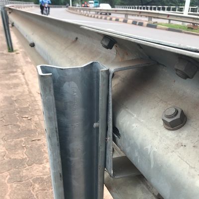 도로 건설용 AASHTO M-180 핫 디프 젤바니제 금속 경비대 시그마 포스트