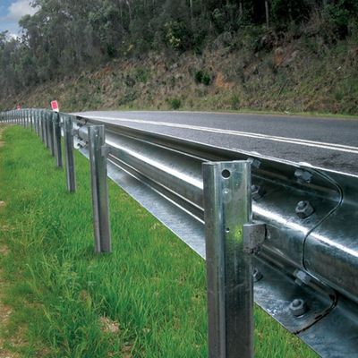 AASHTO M180 핫 디프 된 진열 철강 도로 안전 장벽 교통 도로 경호