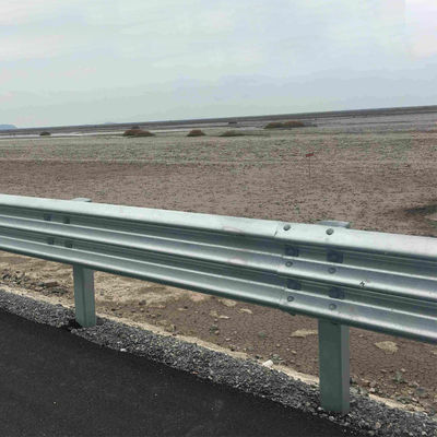 AASHTO M-180 표준 고속도로 경비대 U 포스트와 U 스페이저와 함께 앙골라로 수출