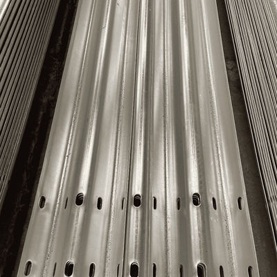 Q235 Q345 W Beam Aashto M180 CE/BV/ISO 14001 인증을 가진 고속도로 경호