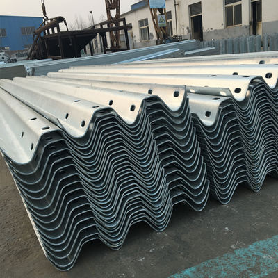 AASHTO M-180 표준 및 사용자 정의 색상 옵션과 함께 고속도로 경비장 교통 장벽
