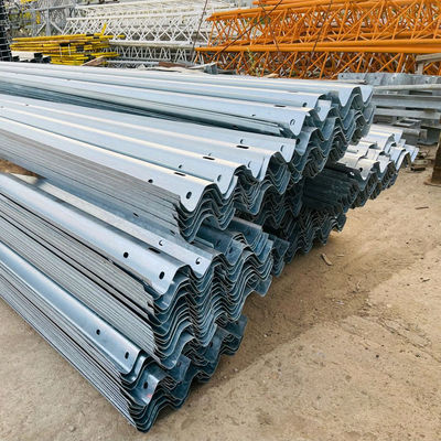 AASHTO M-180 표준 및 사용자 정의 색상 옵션과 함께 고속도로 경비장 교통 장벽