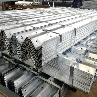 고속도로 경비 ISO9001/TUV/ BV/CE 인증 Q345 SJ345R 실용적인 장식 울타리