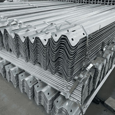 AASHTO M-180 표준 고속도로 경비장용 열 담긴 철강 울타리 기둥
