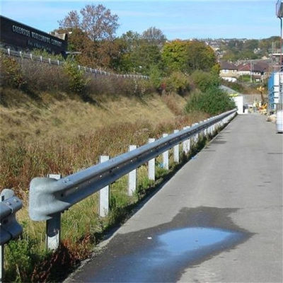 2.67mm 명목 두께 기본 금속 고속도로 충돌 장벽 CE/BV/ISO 인증서