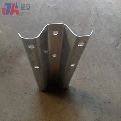 표준 AASHTO M-180 스테인리스 스틸 코러브 W 빔 장벽 도로 교통 안전