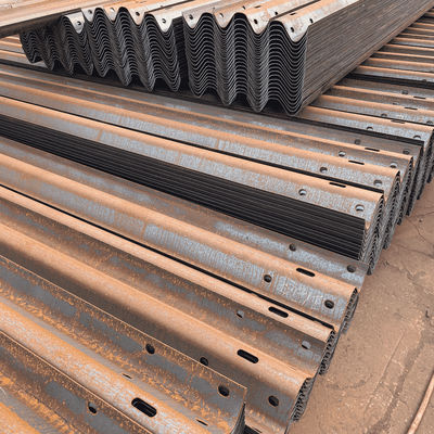 ISO9001 / TUV / BV / CE 인증 Q345 SJ345R 재료 W 빔 고속도로 보호 경관