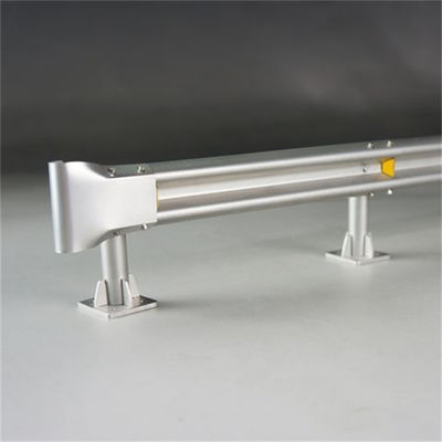 고속도로 경호선 및 우두머리 AASHTO M-180 표준 핫 밸런제 냉 laminated 기술