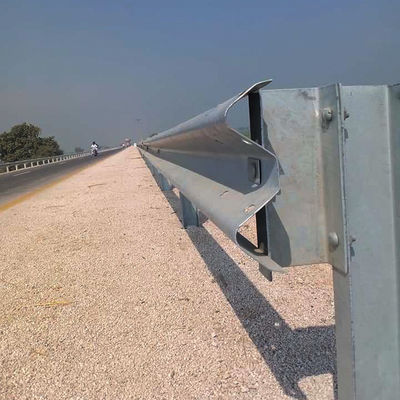 AASHTO M-180 표준 핫 디프 젤바니제 Q235 Q345 스틸 고속도로 경호선 U 타입 스틸 울타리 포스트